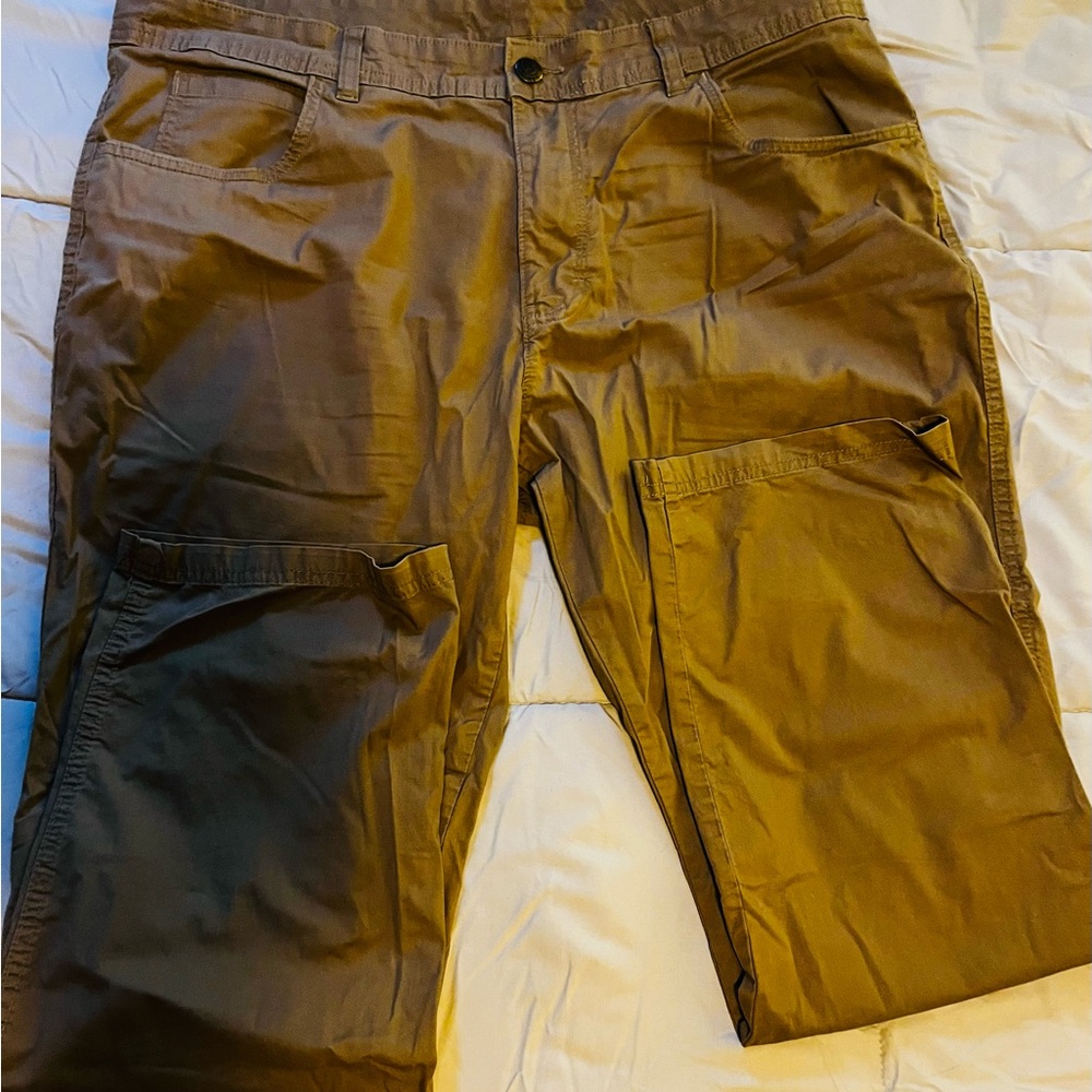 Columbia Tan Casual Pants Men’s 38x30 mid weight and breathable NWOT - Picture 3 of 4